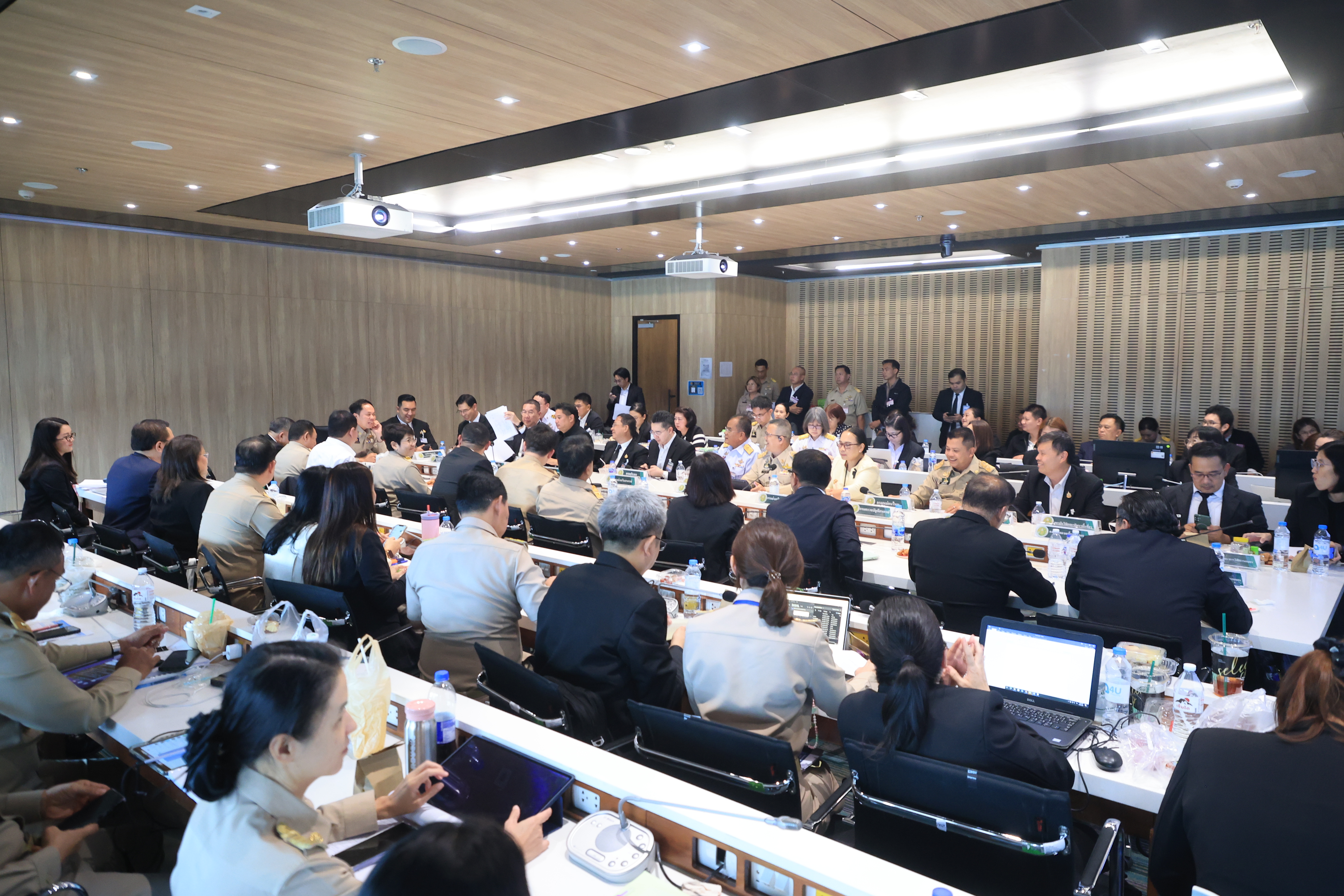 title - ส.ป.ก. ร่วมประชุมหลักเกณฑ์พิจารณากลั่นกรองแผนงาน/โครงการ ภายใต้พระราชกำหนดให้อำนาจกระทรวงการคลังกู้เงินเพื่อแก้ไขปัญหาผลกระทบจากสถานการณ์วิกฤตด้านพลังงาน และสร้างการเปลี่ยนผ่านด้านพลังงานของประเทศ พ.ศ. 2569